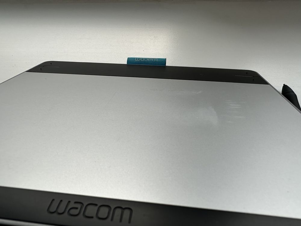 Графічний планшет Wacom Intuos Pen & Touch S (CTH-480S-RUPL)