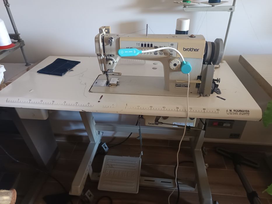 Máquinas industriais para negócio de cortinas