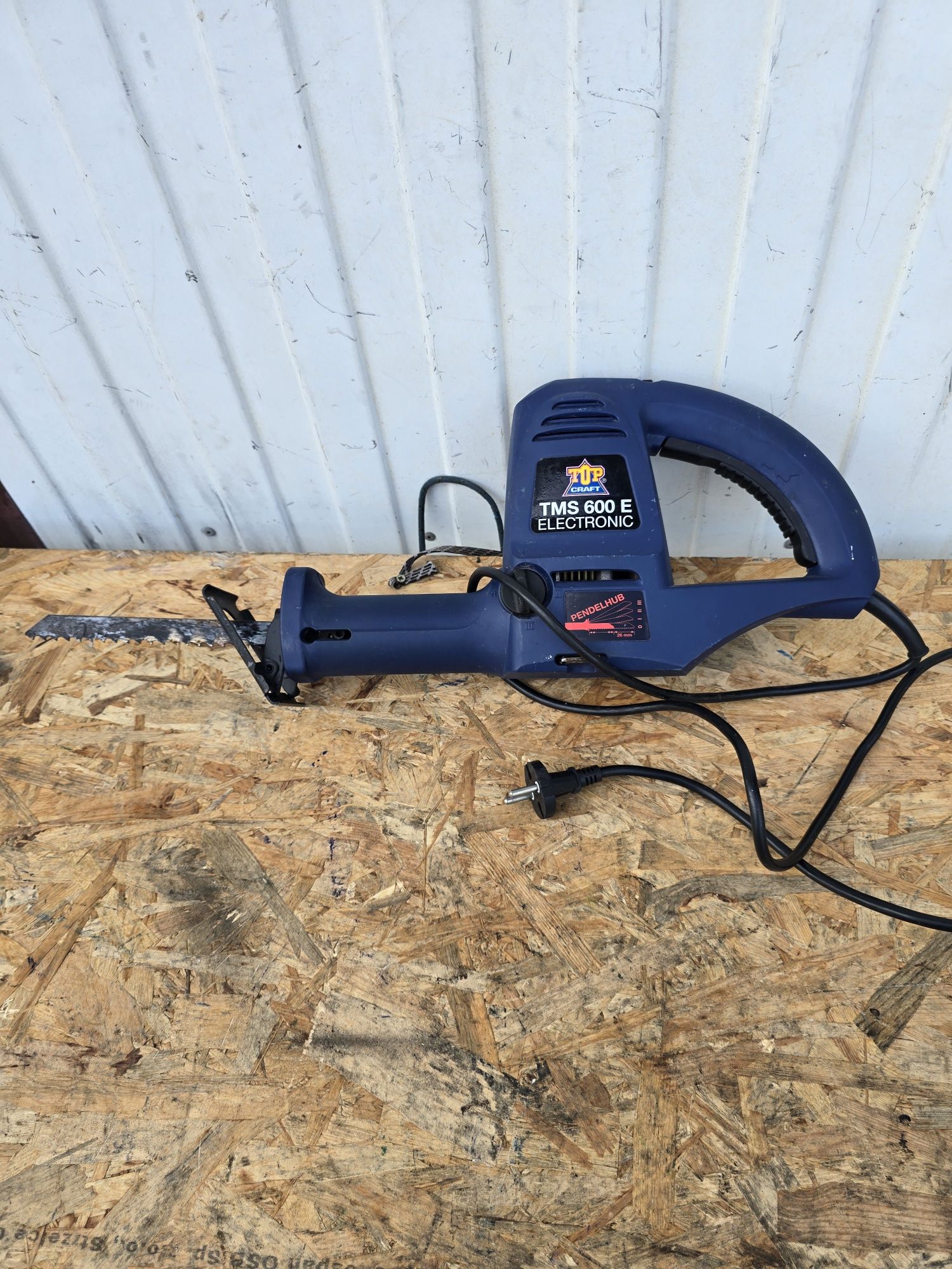 Wyrzynarka ręczna ,,lisi ogon,,-600 W
