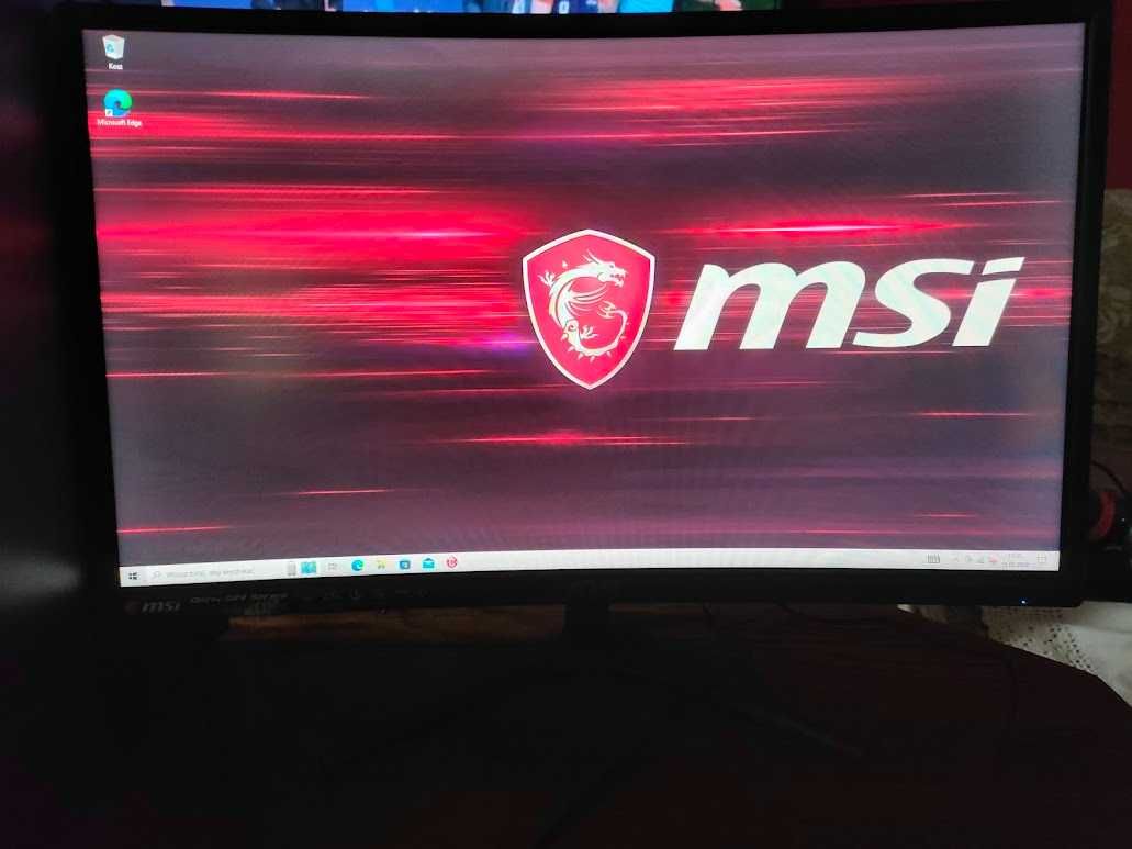 Komputer gamingowy MSI + monitor MSI panoramiczny 24 cale + mysz + kla