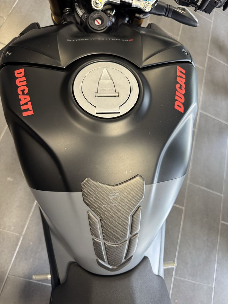 Ducati Streetfighter V4s