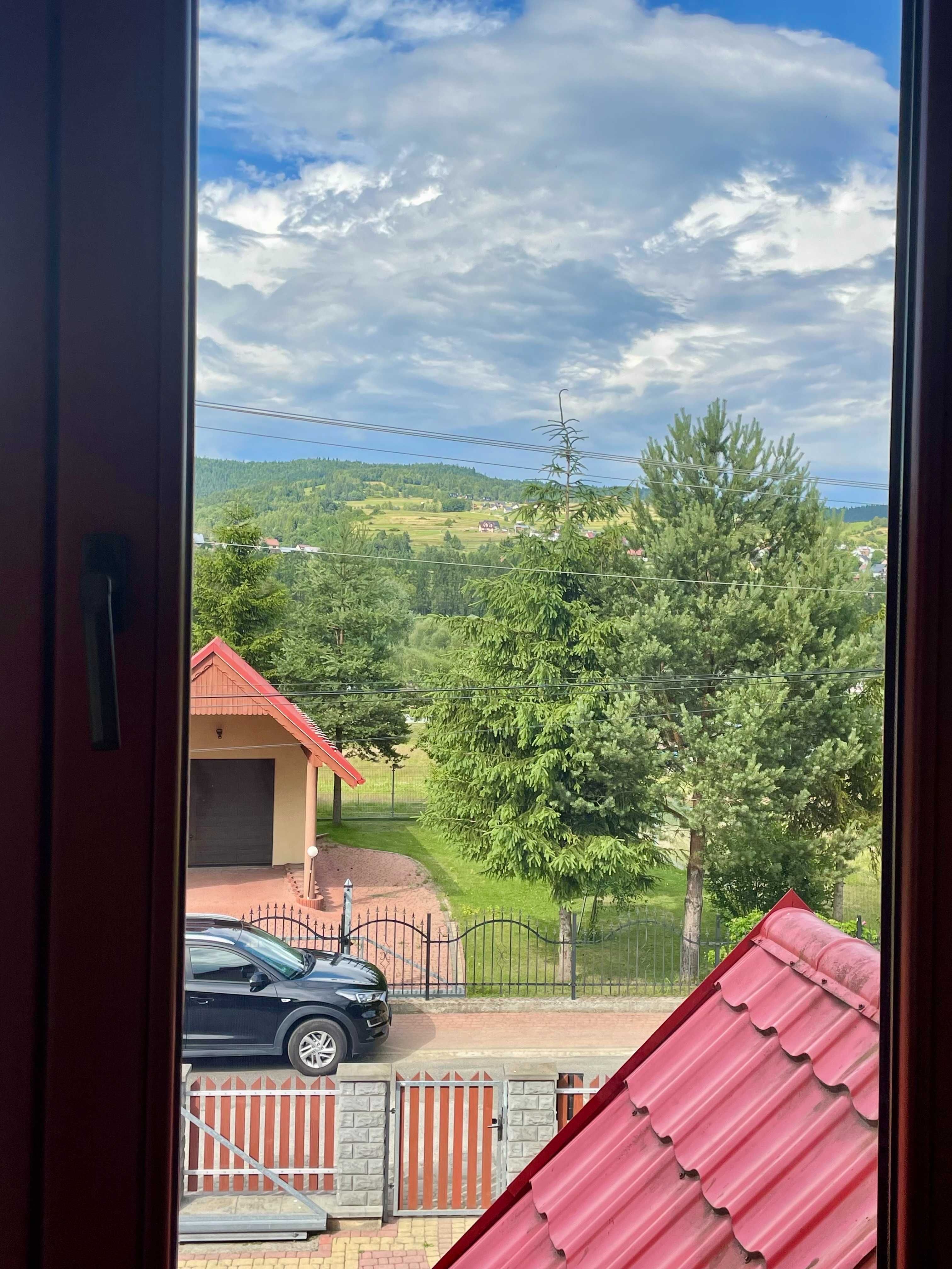 Dom całoroczny w Dębnie Podhalańskim z widokiem na Tatry i Gorce