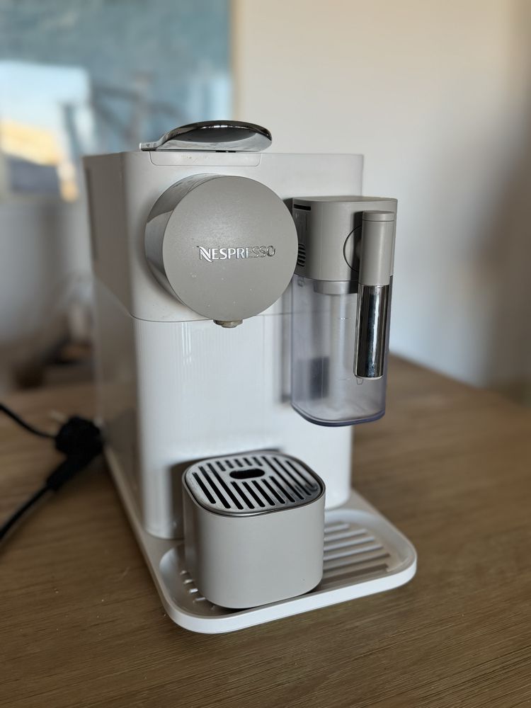 Nespresso Latissima One