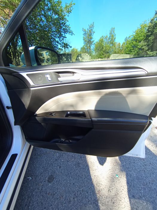 Ford fusion hybrid titanium 2015
