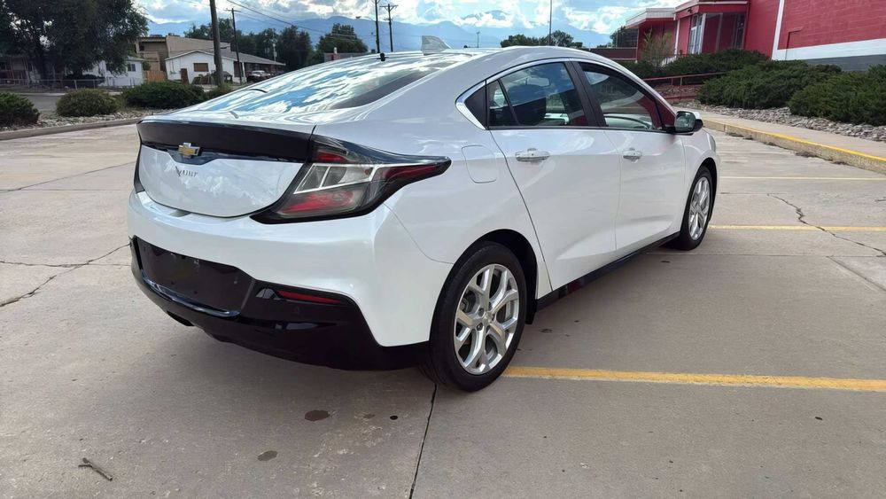 Chevrolet Volt      2017