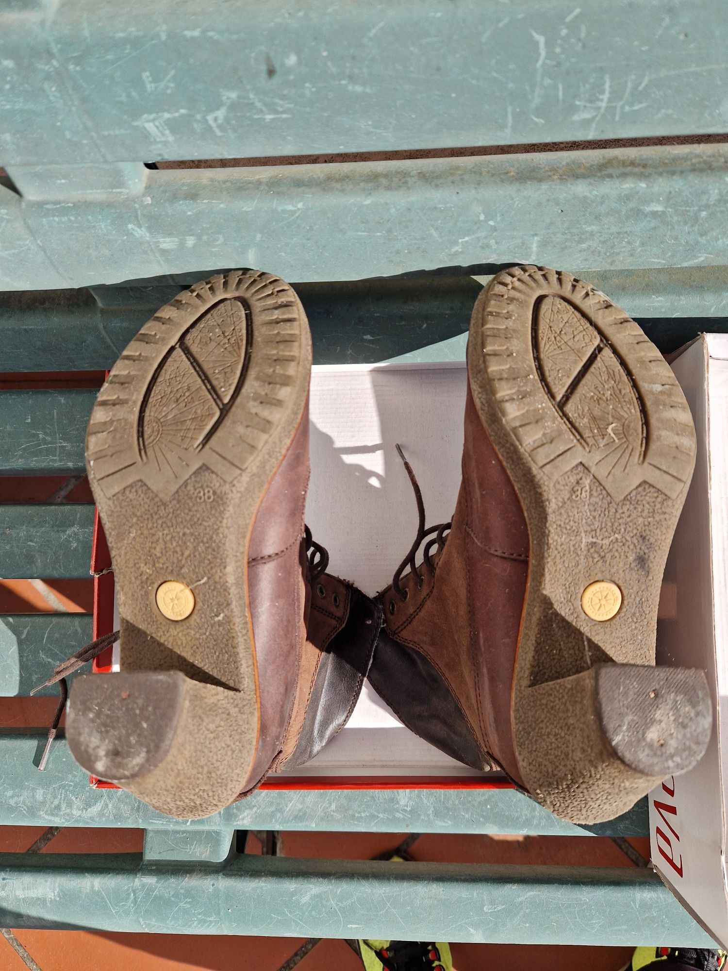 Bota inverno tamanho 38 com pêlo quentes e confortaveis