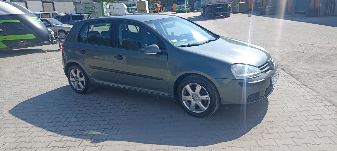 Golf 5 1.4 benzyna