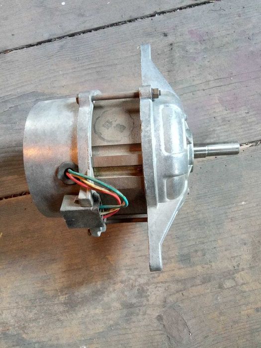 Silniki 220V od pralki Frania