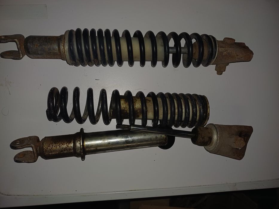 Амортизатори  скутера FADA 150 кубів!