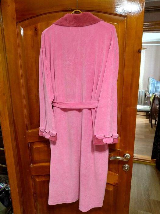 Халат женский. Велюровый. Розовый.