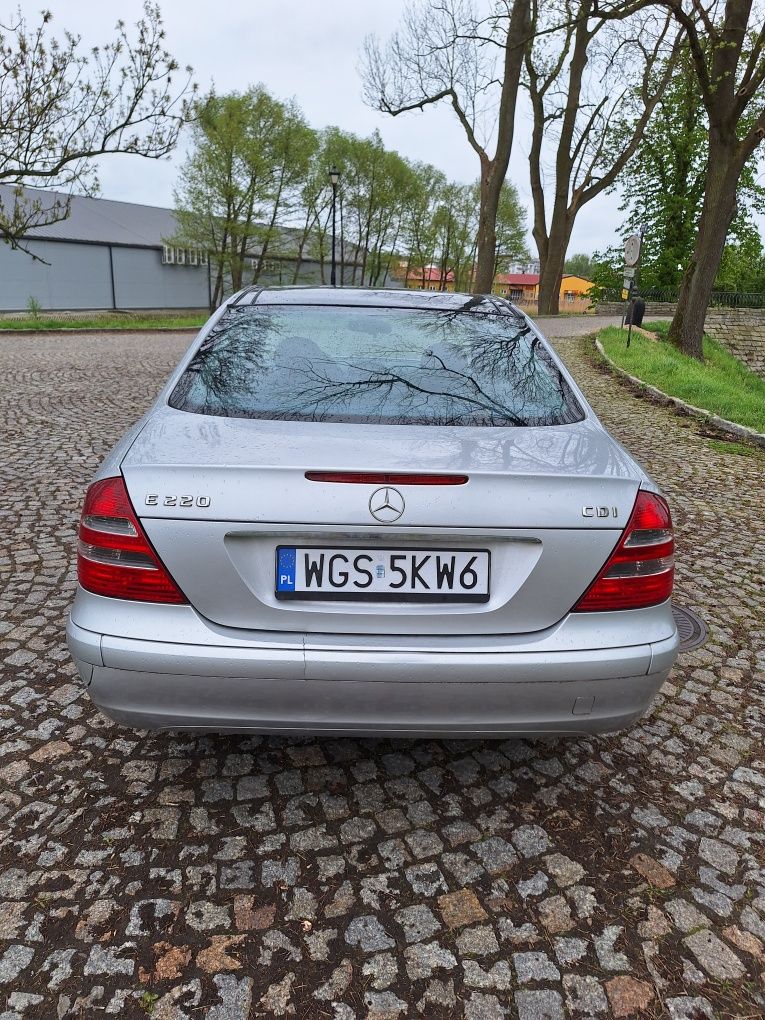 Mercedes E220 W211