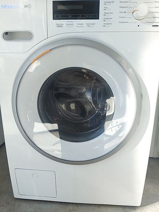 Пральна машина Miele з Німеччини.