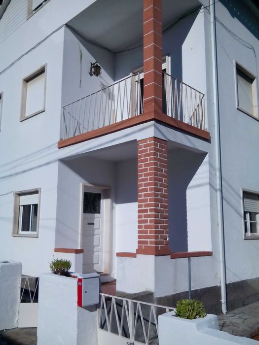 Apartamento T3 em moradia na Guimarota - Leiria