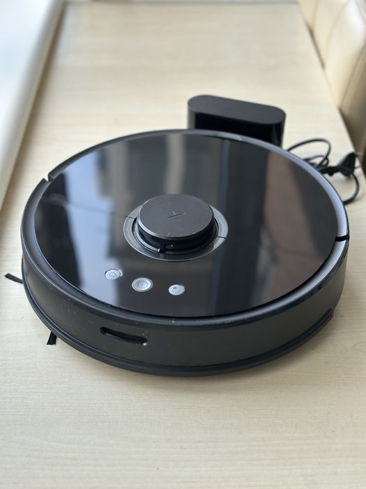 Робот пилосос Roborock(сухе/вологе прибирання)