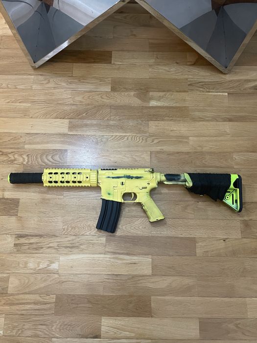 Airsoft m4 eletrica AEG com red dot full metal