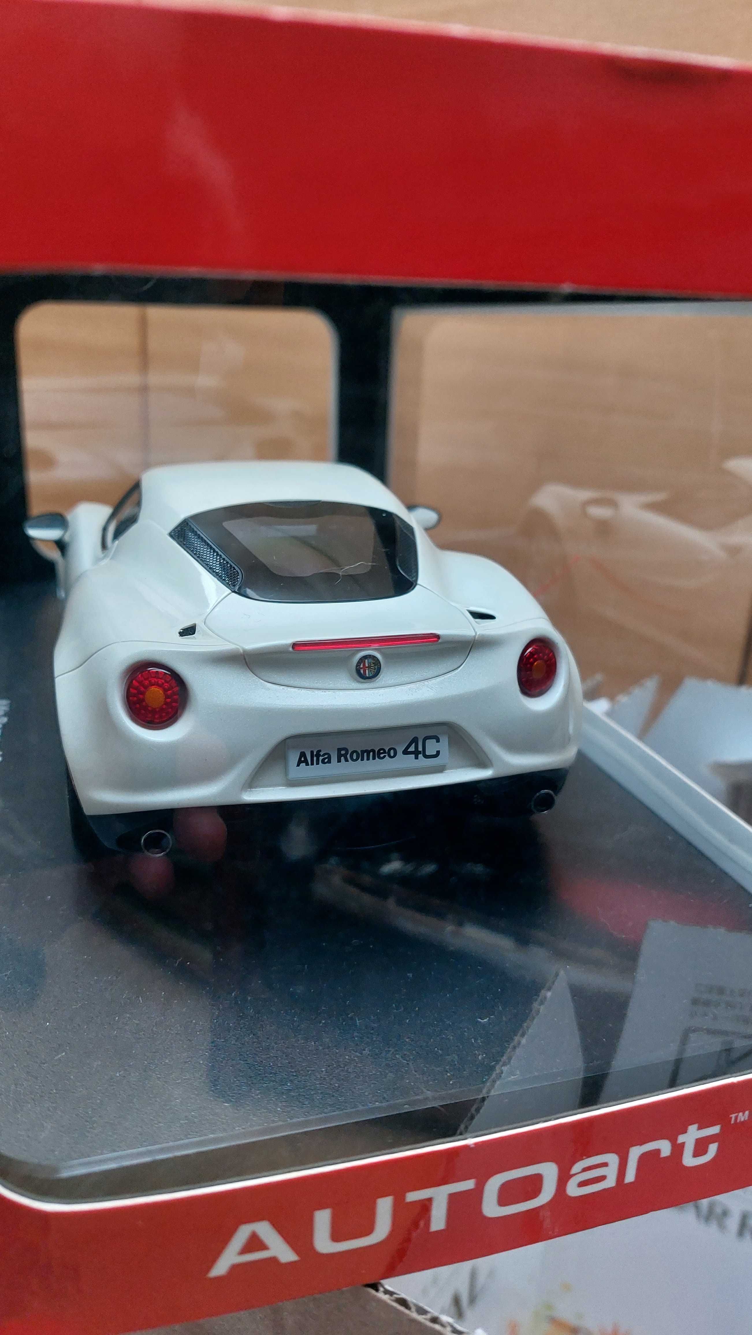 Miniatura Alfa Romeo 4C 2013 AUTOart 1:18