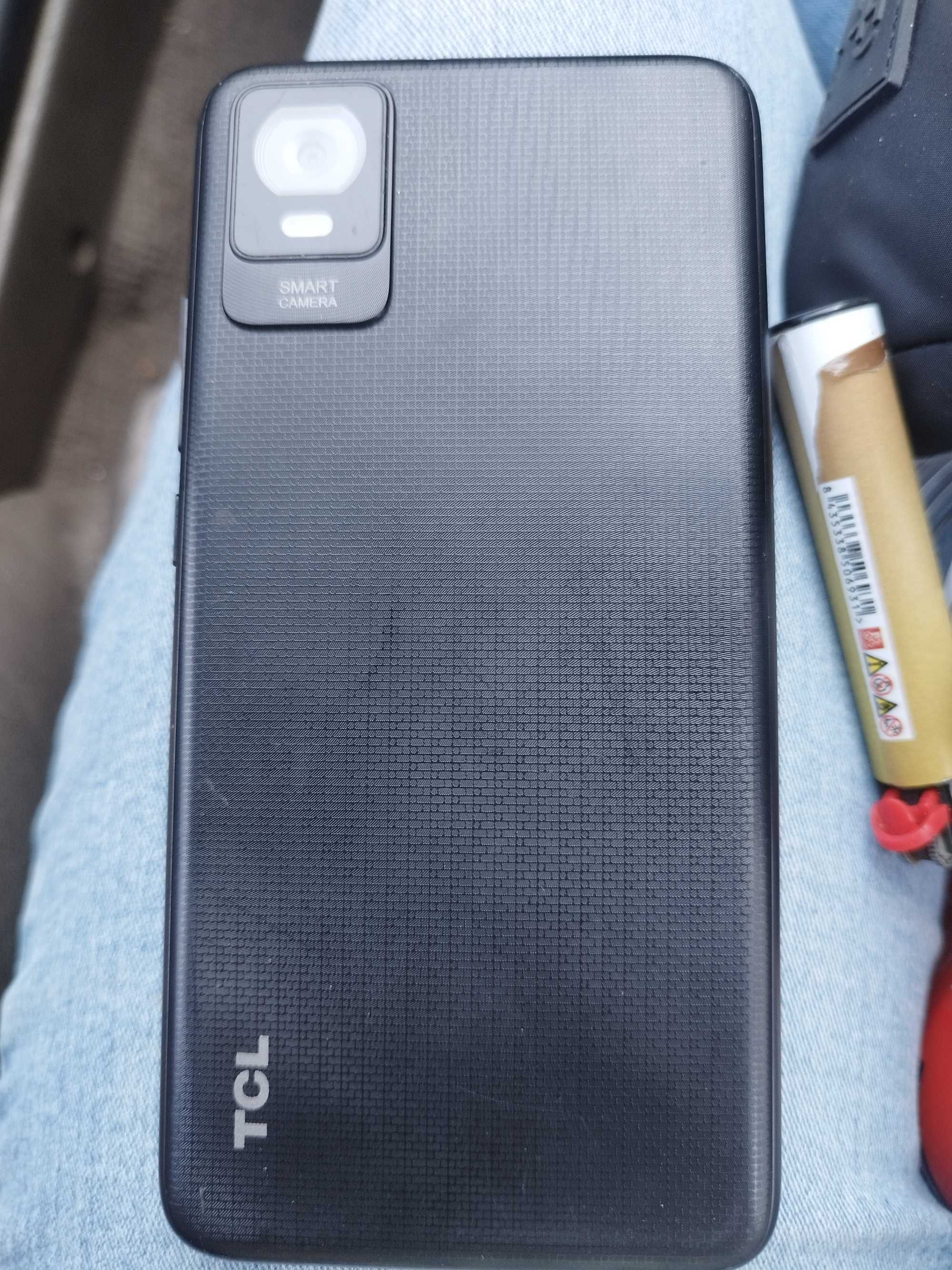 TCL 403 32gb bom estado