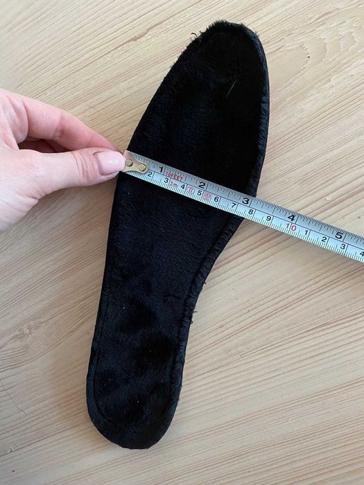 Продам кожаные осенне-весенние ботинки Anemone