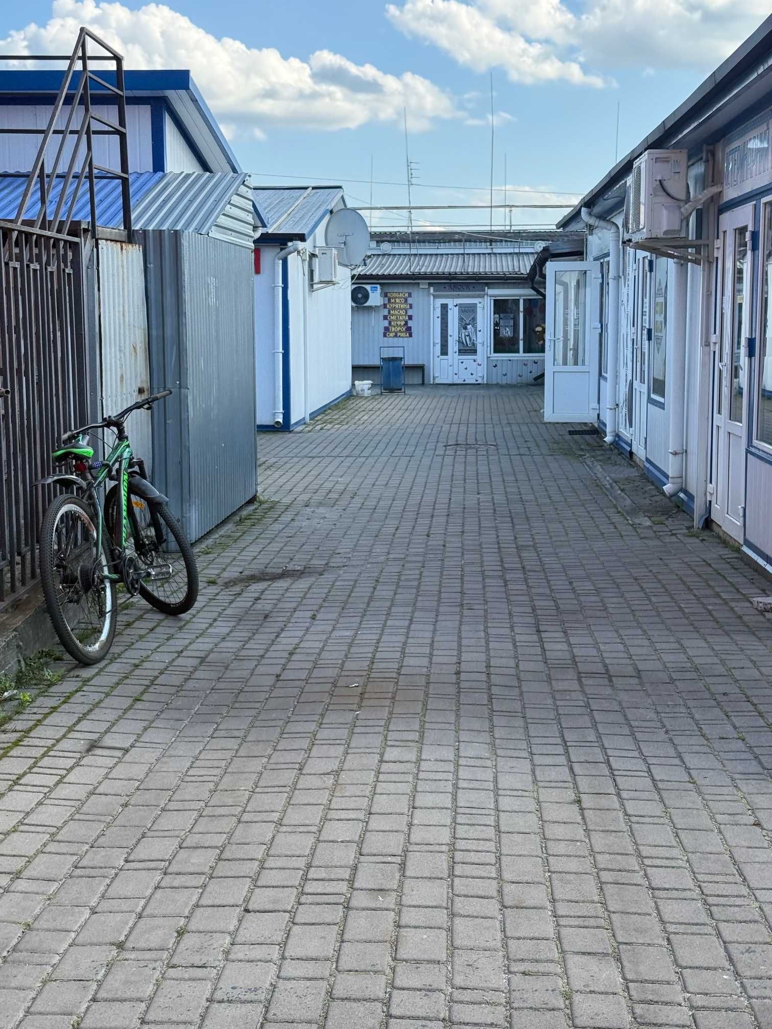 Продам комплекс комерційних  будівель з ринком