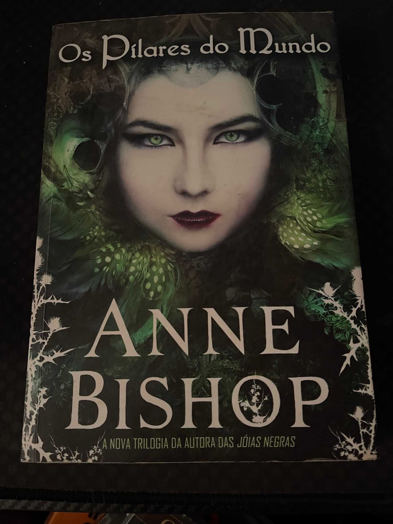 "Os Pilares do Mundo" de Anne Bishop