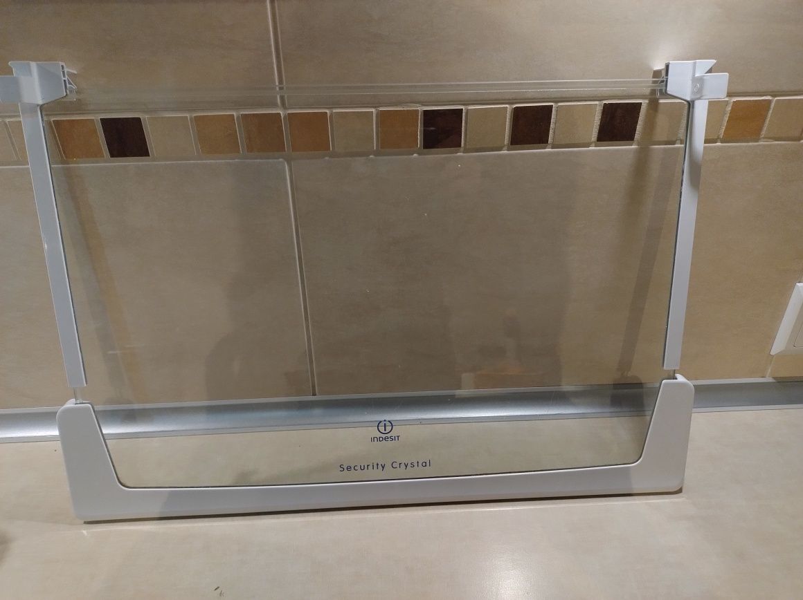 Półki szklane do lodówki Indesit