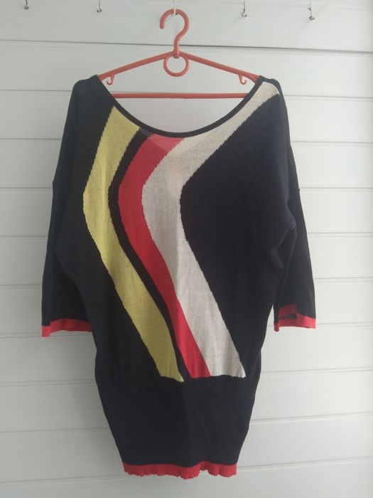 Кофта с бантиком на спине