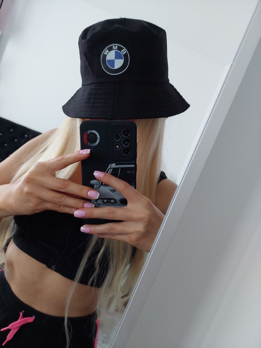 Czarny kapelusz bmw