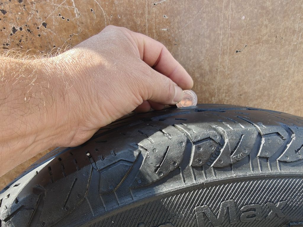 Sprzedam opony wraz z felgami  do VW T4 T4