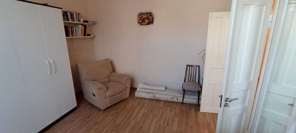 Продам 5 комнатную квартиру в Центре города  парк Глобы