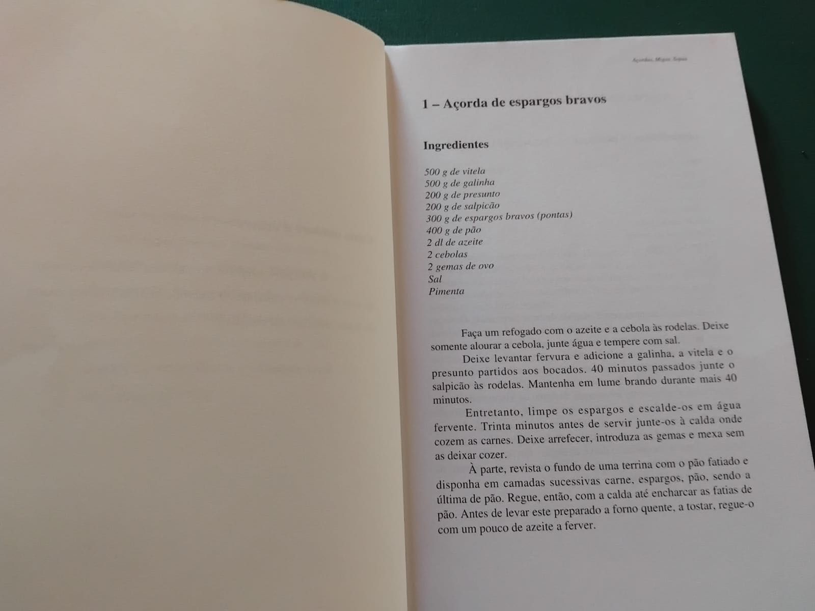 4 Livros “À Mesa”