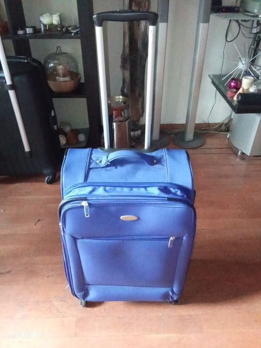 Mala trolley em bom  estado