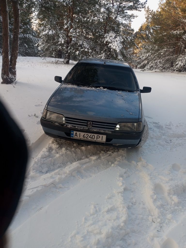 Пежо 405 сів і поїхав