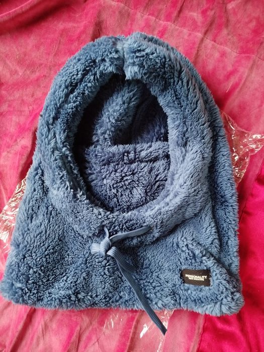 Nowy niebieski ciepły pluszowy kaptur z kominem i maską