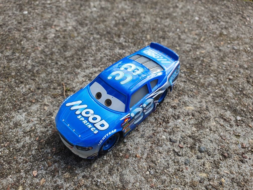 Samochodziki MATTEL z bajki Auta Zygzak McQueen, Cruz Ramirez i inne