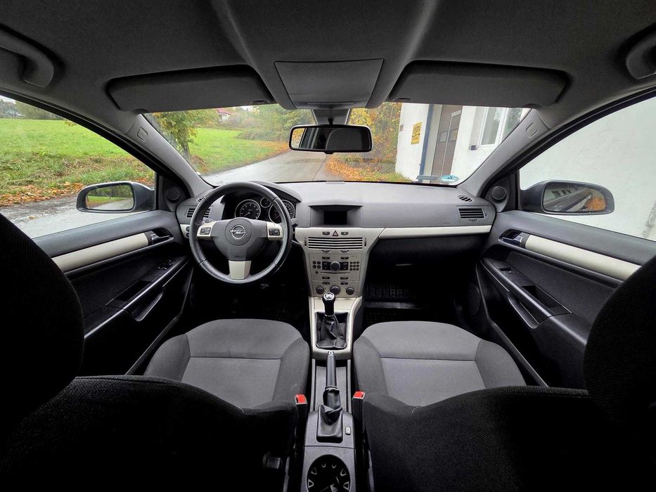 Opel Astra GTC 2007r. 1.6 106KM Klimatyzacja, Tempomat, Nowe opony!