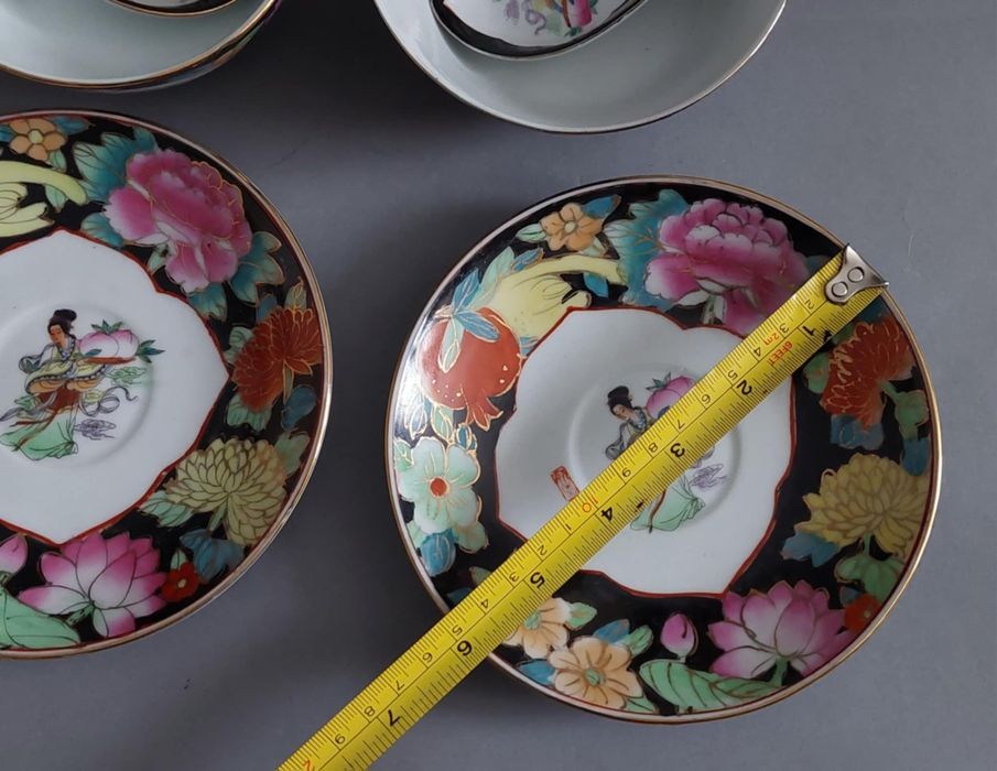 Miseczki chiński z łyżeczkami.2 szt.