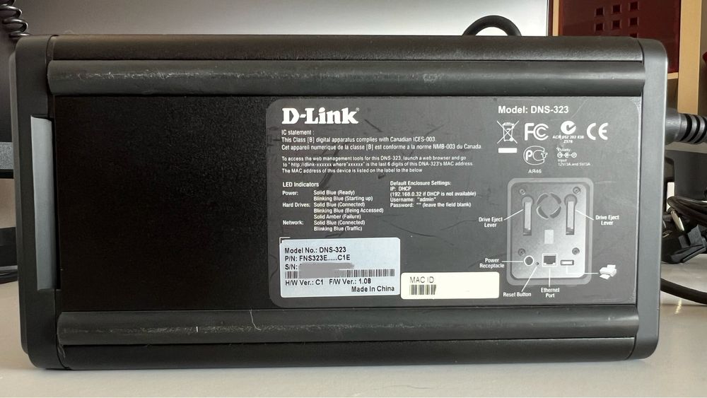 NAS D-Link DNS-323 com 2 slots de disco