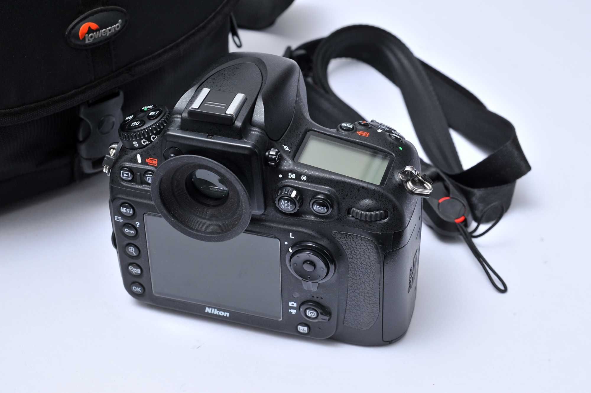 Nikon D800  (22 mil disparos)
