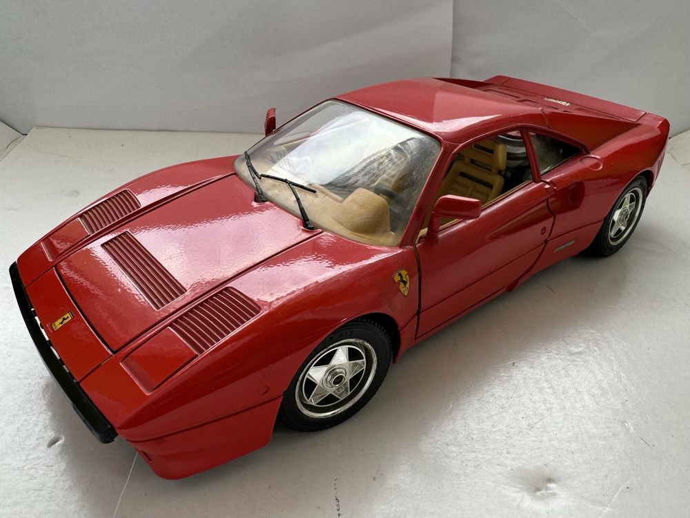 Model samochodu w skali 1:18 Ferrari GTO Bburago Burago