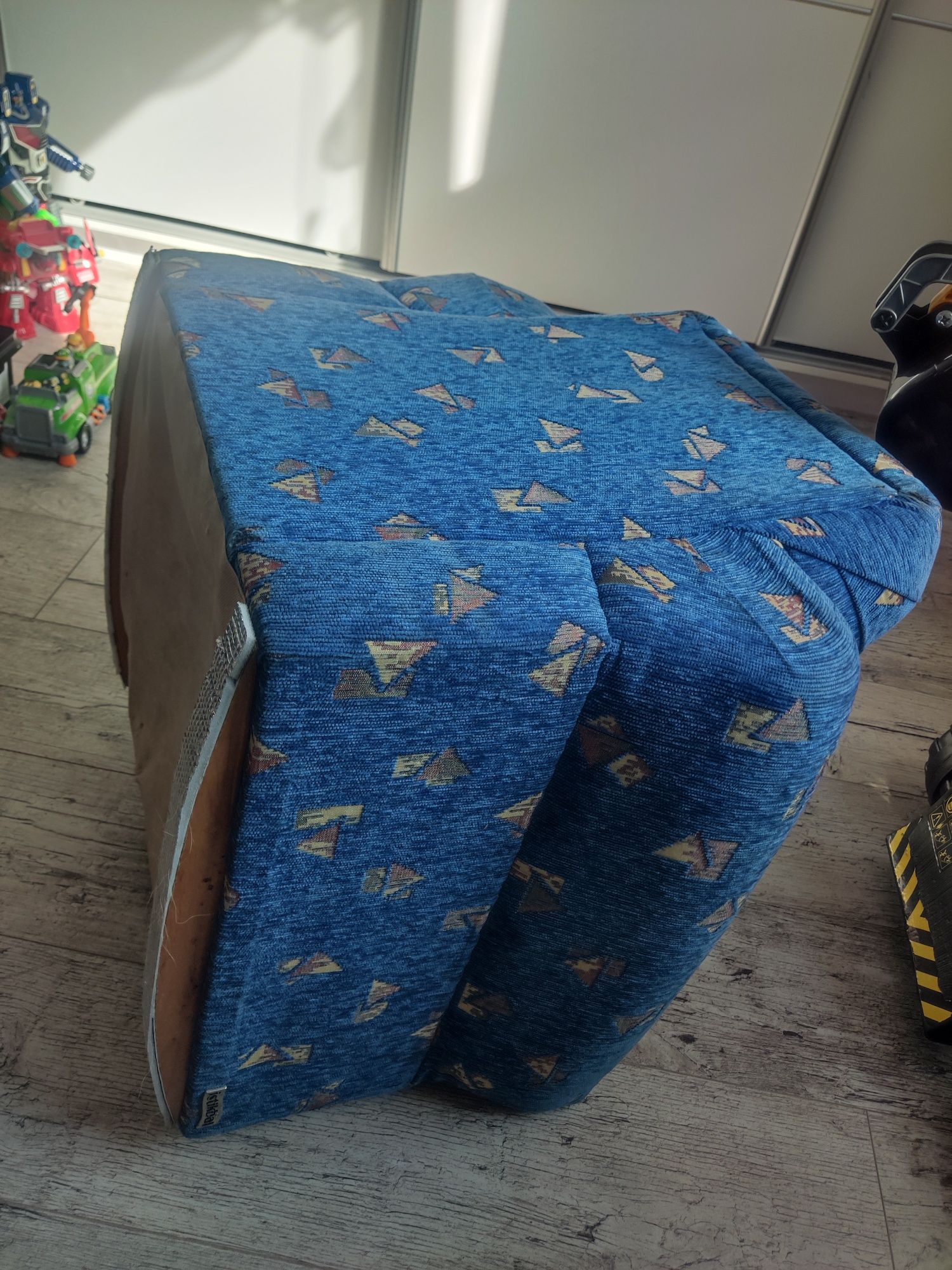 Fotel dla dziecka niebieski