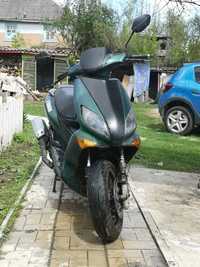 Продаётся скутер Yamaha maxster 150