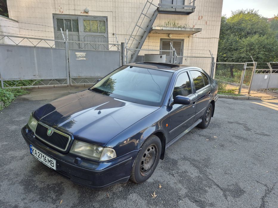 Skoda Oktavia tour 1.8mpi v20 liftback