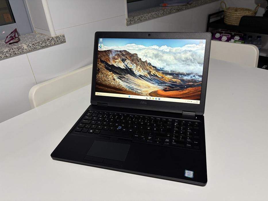 Dell Latitude 5580 i5 8gb 256ssd FHD Win11