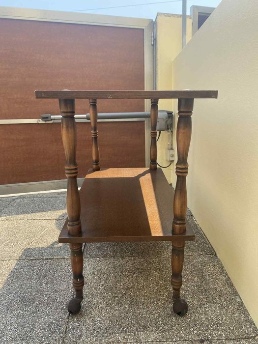 Mesa de apoio antiga ( para TV etc)