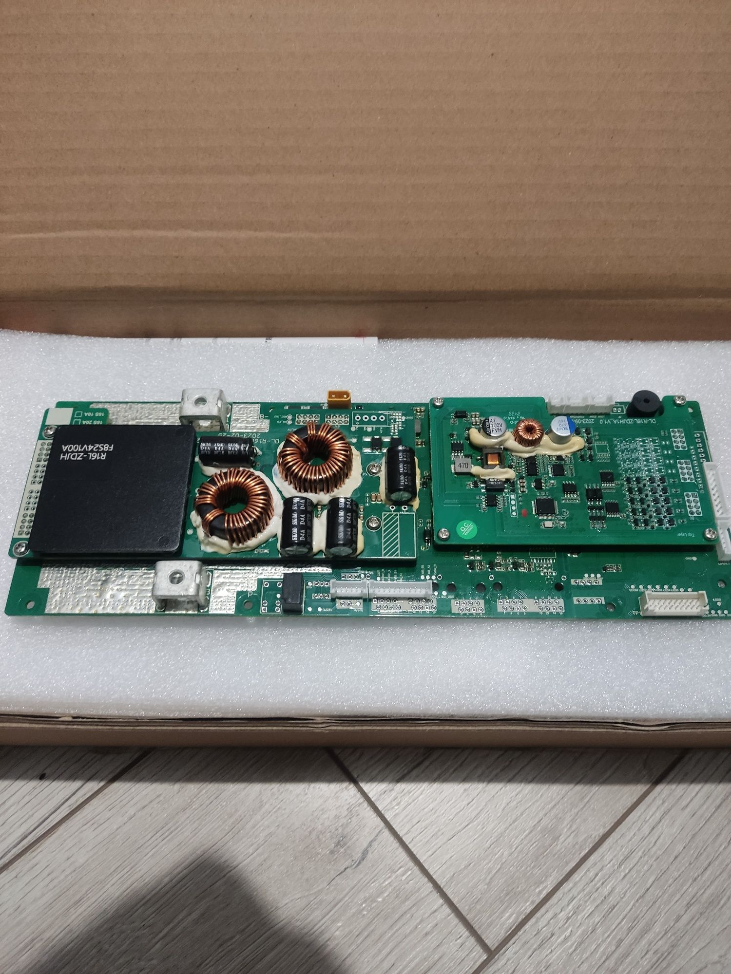 BMS daly 8S 100A LiFePO4 инверторная