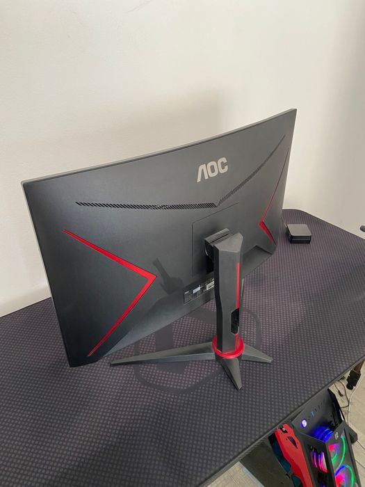 Vendo 2 monitores muito bons