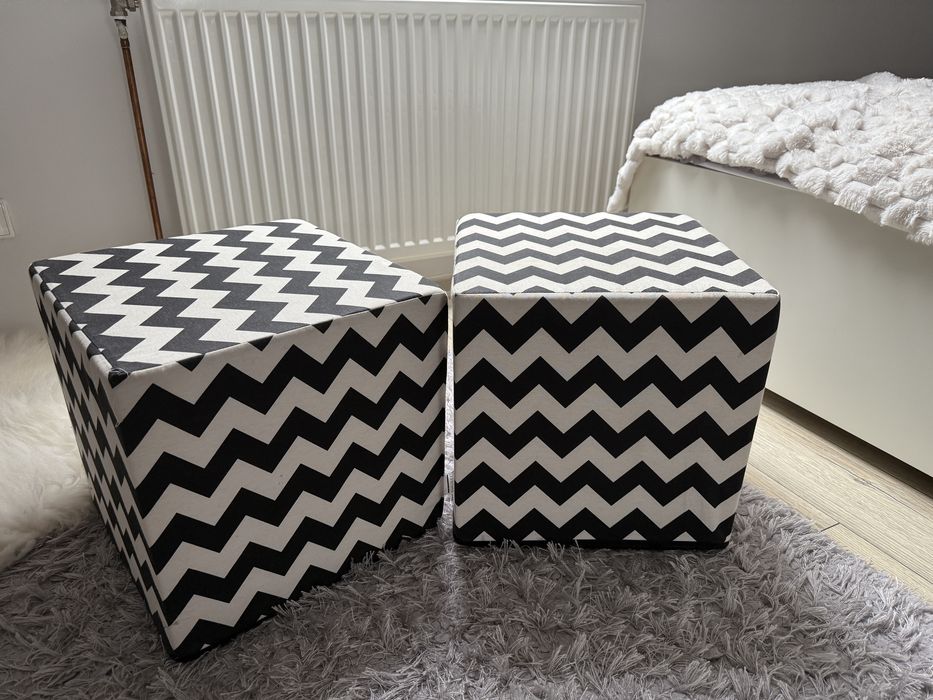 Dwie kostki pufy czarno biale zygzak 40x40x40