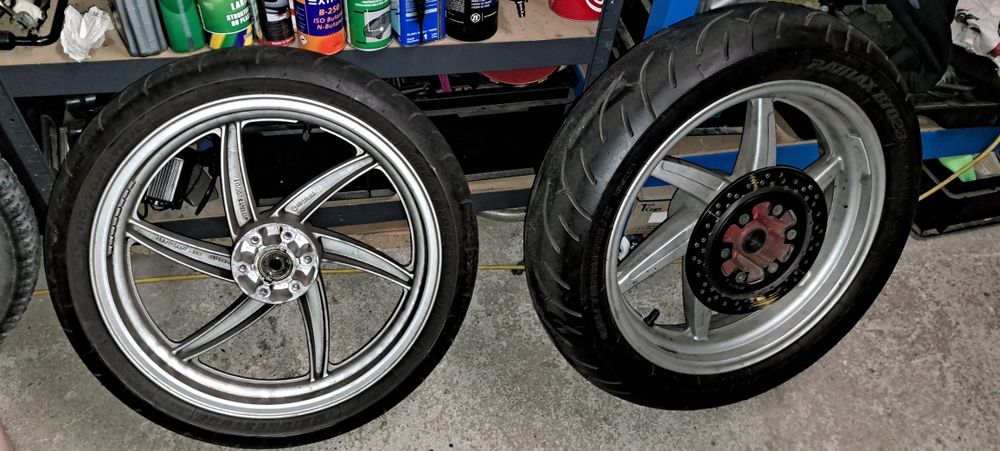 Sprzedam felgi z oponami do hyosunga gt 125