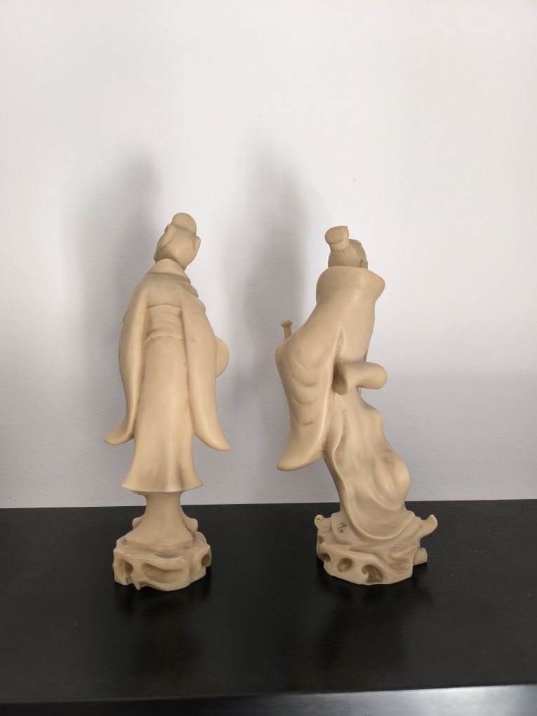 Par de esculturas