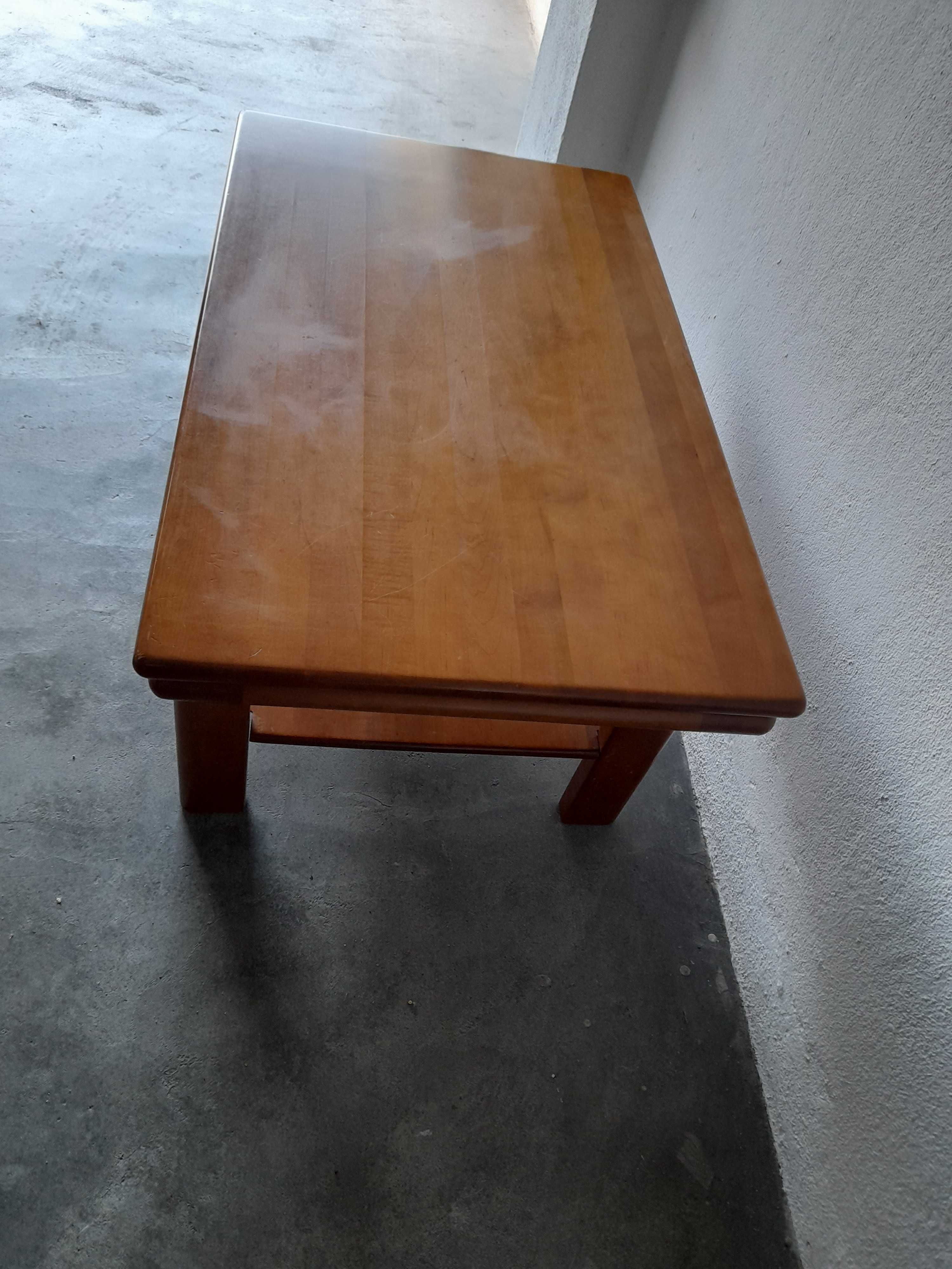 Mesa de madeira para centro de sala ou apoio TV